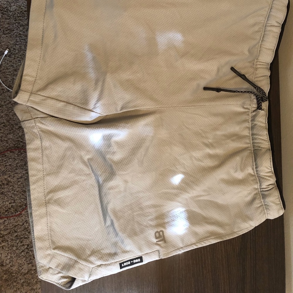 Born Tough gym shorts with built-in liner - Sz SM